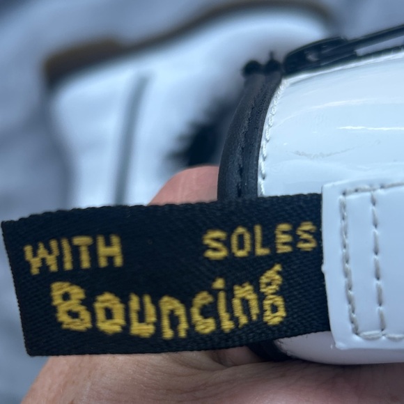 Dr. Marten Kids White Patent Combat Boot Lace-Up Chunky Sole Mini Grunge size 6 - Picture 7 of 11